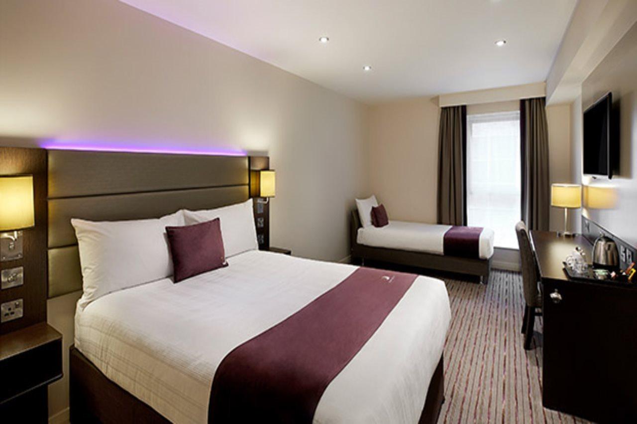 Premier Inn London Gatwick Airport South - London Road Crawley  Eksteriør bilde