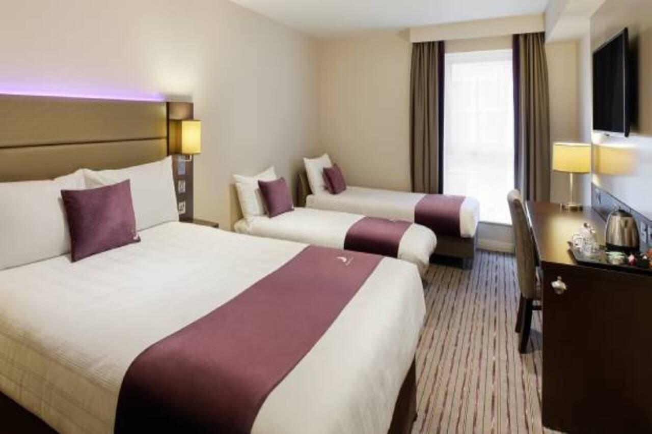 Premier Inn London Gatwick Airport South - London Road Crawley  Eksteriør bilde