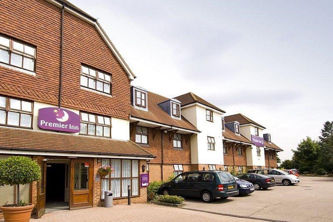 Premier Inn London Gatwick Airport South - London Road Crawley  Eksteriør bilde