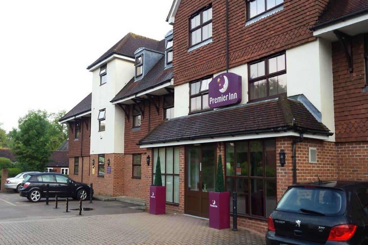 Premier Inn London Gatwick Airport South - London Road Crawley  Eksteriør bilde