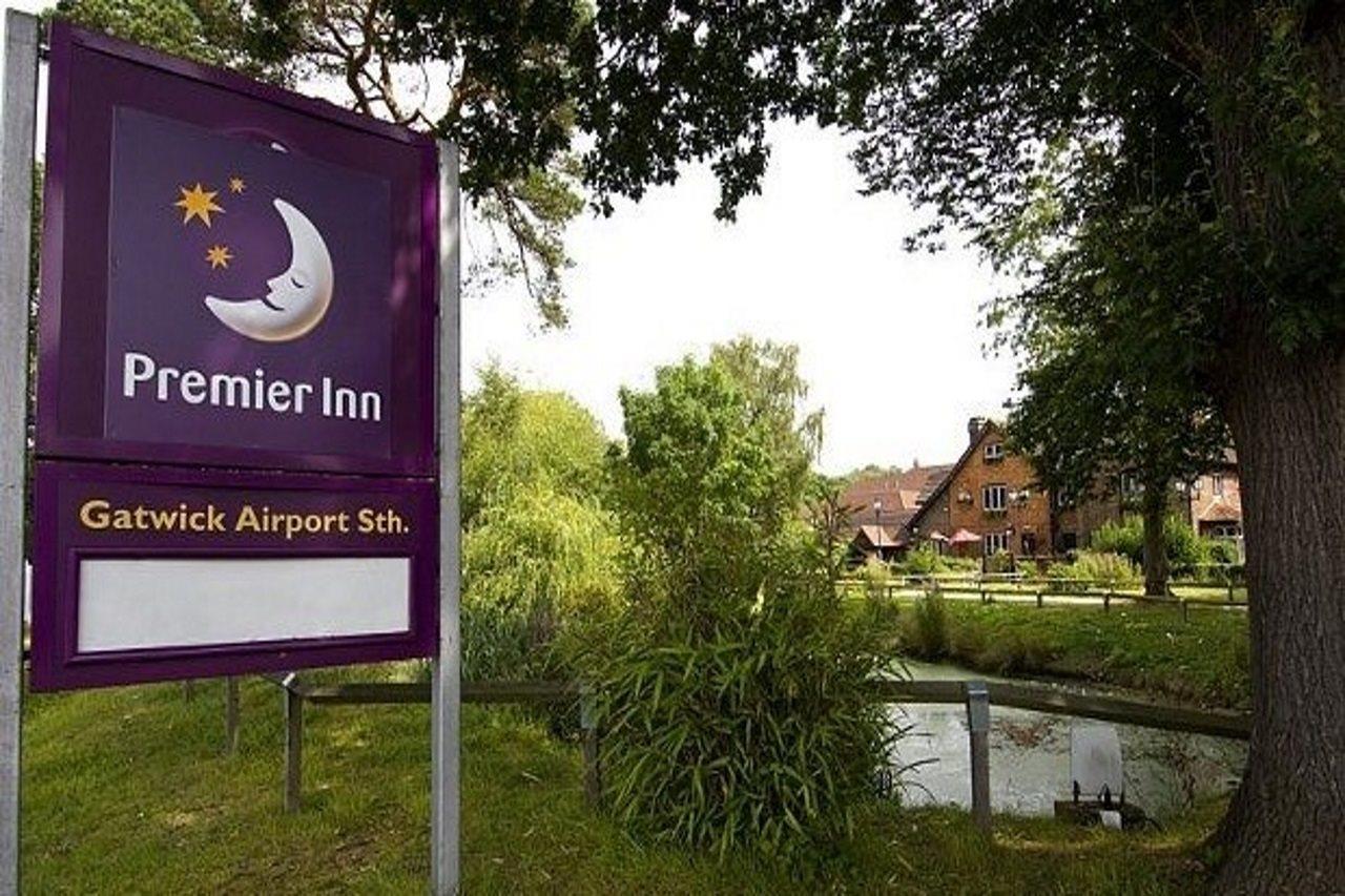 Premier Inn London Gatwick Airport South - London Road Crawley  Eksteriør bilde