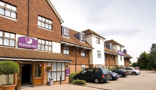 Premier Inn London Gatwick Airport South - London Road Crawley  Eksteriør bilde